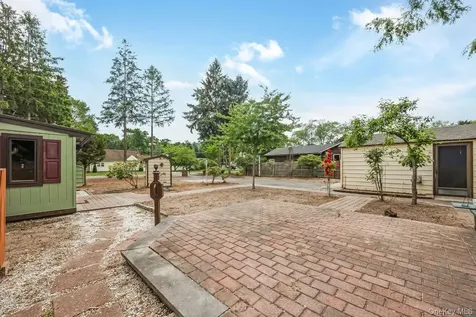 845 Karshick Street Bohemia NY 11716