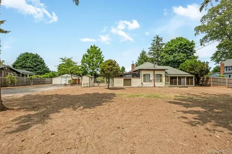 845 Karshick Street Bohemia NY 11716