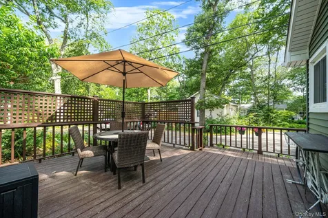 356 Oakleigh Avenue Baiting Hollow NY 11933