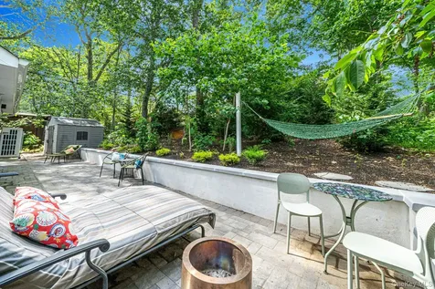 356 Oakleigh Avenue Baiting Hollow NY 11933