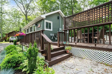 356 Oakleigh Avenue Baiting Hollow NY 11933
