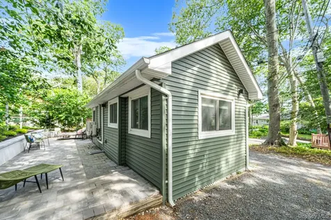 356 Oakleigh Avenue Baiting Hollow NY 11933