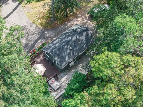 356 Oakleigh Avenue Baiting Hollow NY 11933