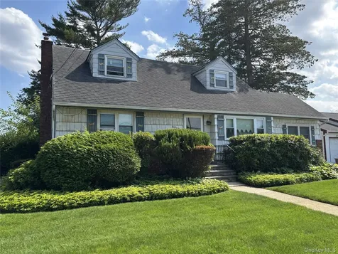 352 Boundary Avenue Massapequa NY 11758