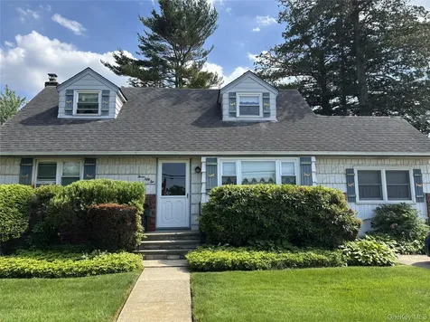 352 Boundary Avenue Massapequa NY 11758