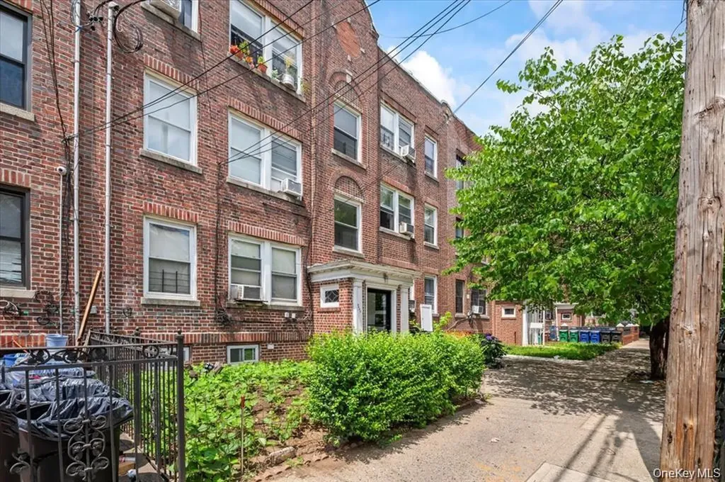 8644 123rd Street Richmond Hill NY 11418