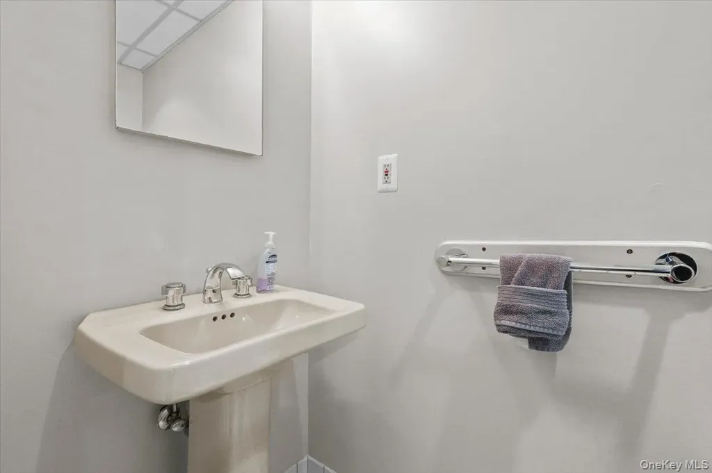 85 Park Drive Mount Kisco NY 10549