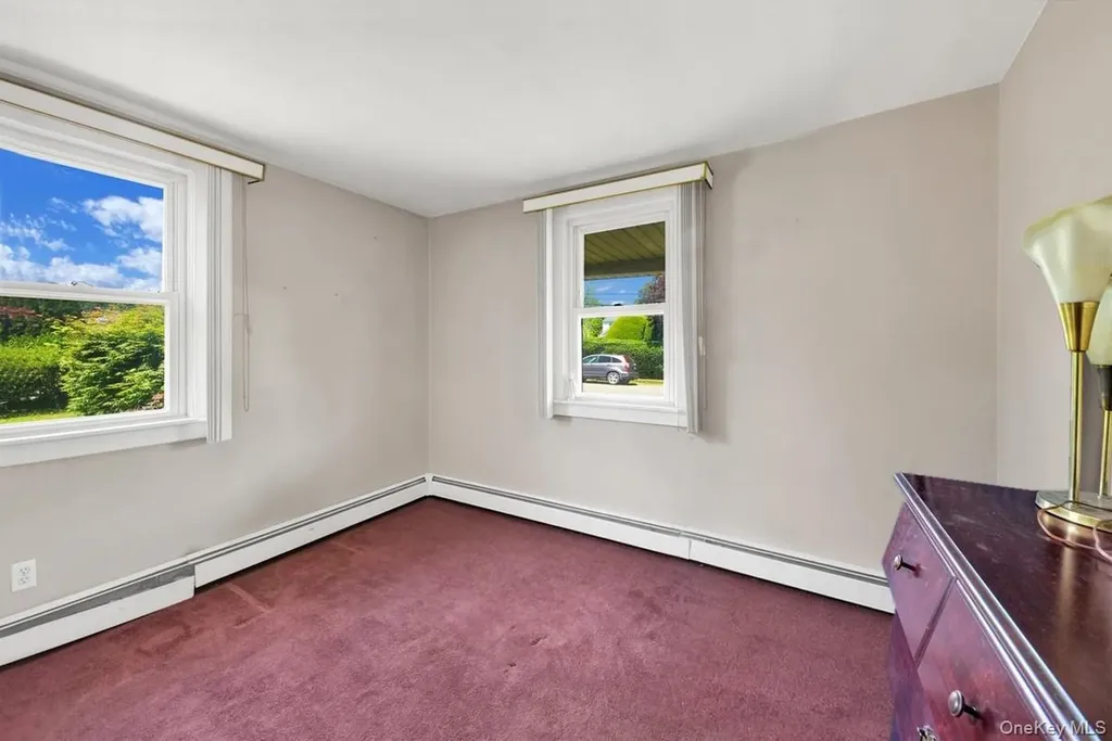 78 Maple Street Roslyn Heights NY 11577