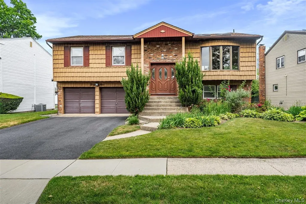 39 Gale Drive North Woodmere NY 11581