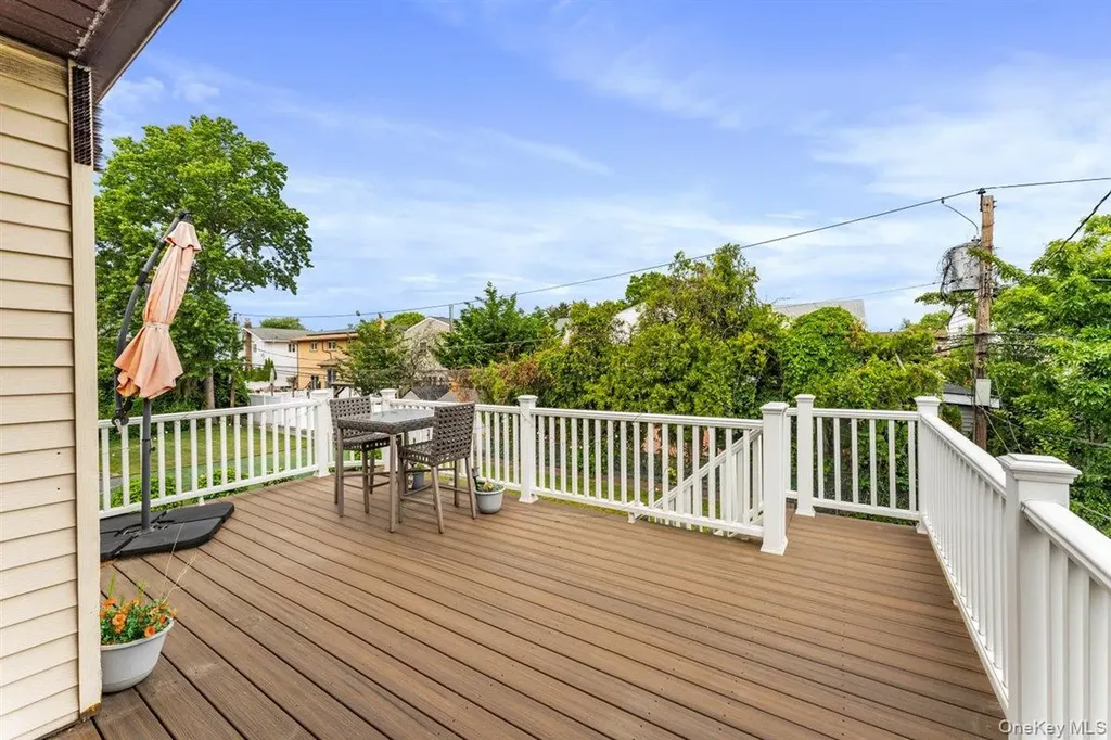 39 Gale Drive North Woodmere NY 11581