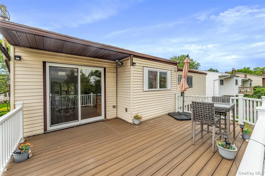 39 Gale Drive North Woodmere NY 11581