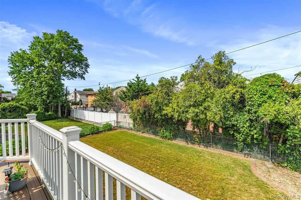 39 Gale Drive North Woodmere NY 11581