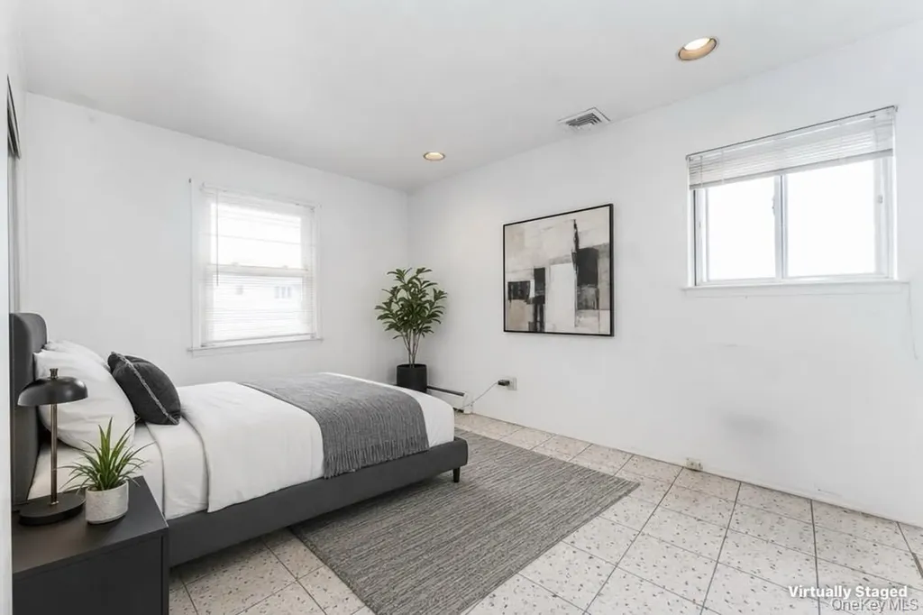 39 Gale Drive North Woodmere NY 11581