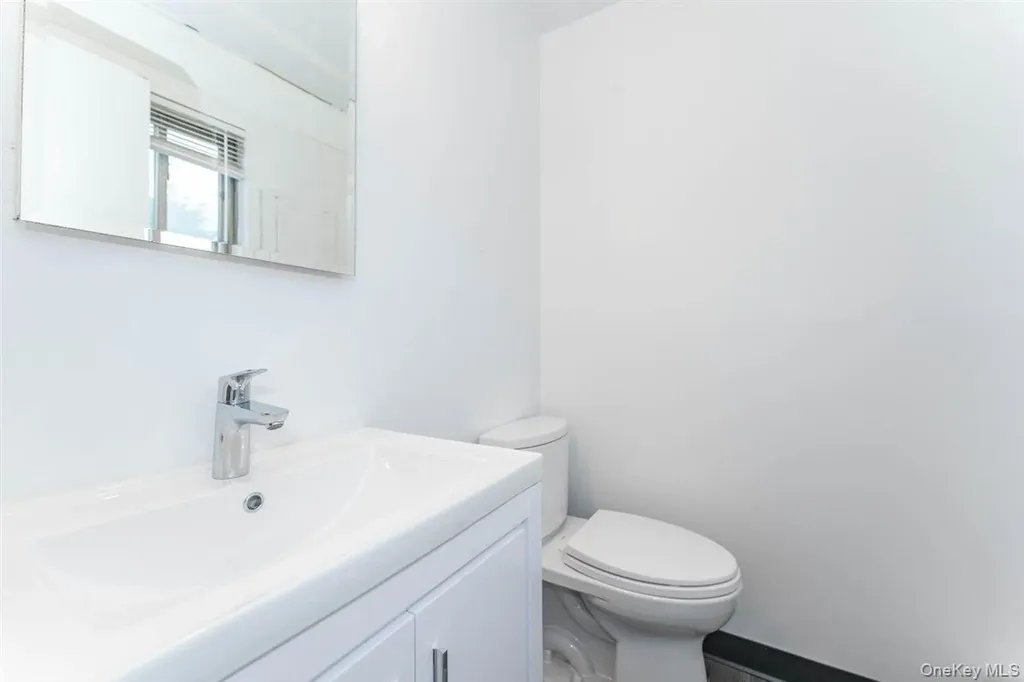 39 Gale Drive North Woodmere NY 11581