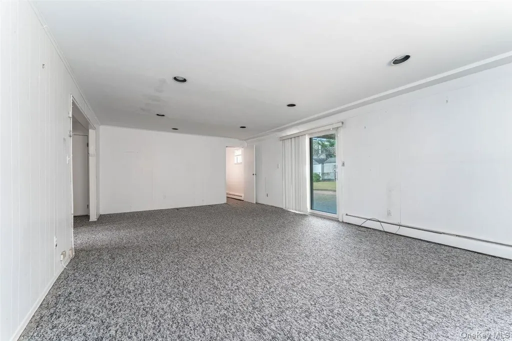 39 Gale Drive North Woodmere NY 11581
