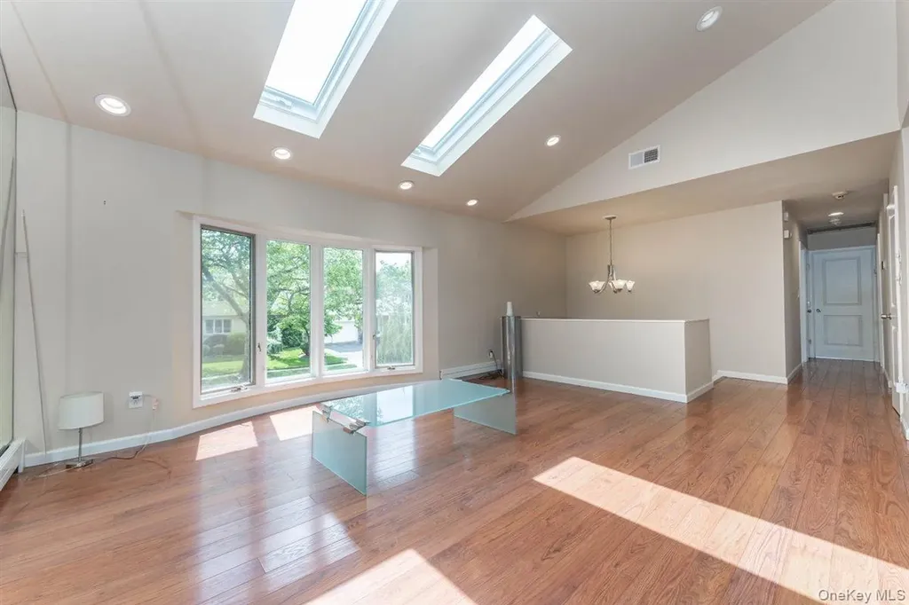 39 Gale Drive North Woodmere NY 11581
