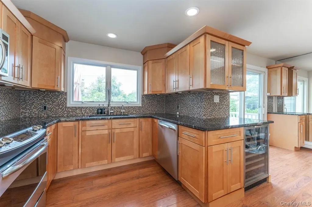 39 Gale Drive North Woodmere NY 11581