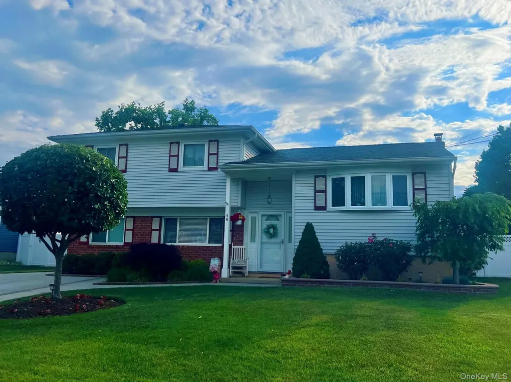 48 W 20th Street Deer Park NY 11729
