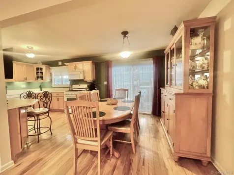 48 W 20th Street Deer Park NY 11729