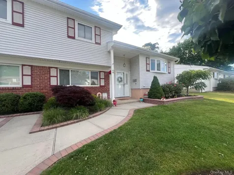 48 W 20th Street Deer Park NY 11729