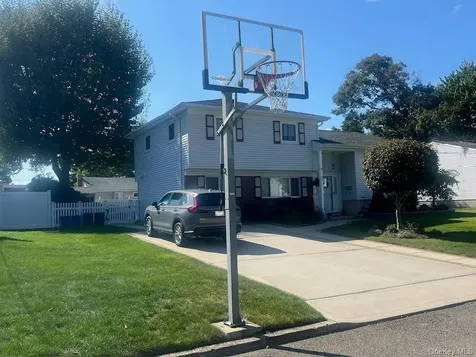 48 W 20th Street Deer Park NY 11729