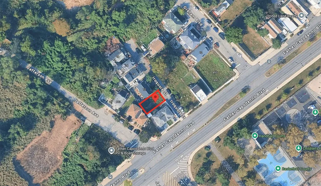 8 Iroquois Street Staten Island NY 10305