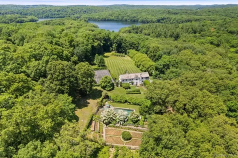 242 Croton Lake Road Katonah NY 10536