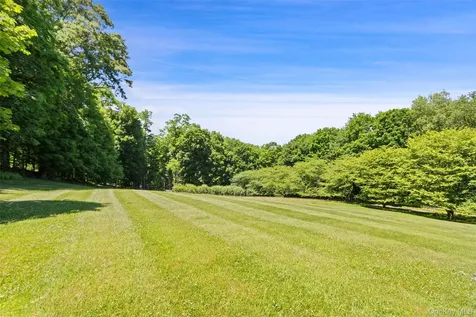 242 Croton Lake Road Katonah NY 10536