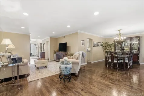 37 Maple Run Drive Jericho NY 11753