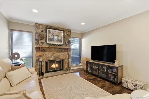 37 Maple Run Drive Jericho NY 11753