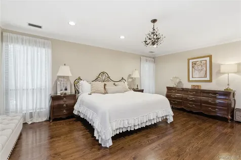 37 Maple Run Drive Jericho NY 11753