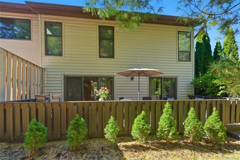 37 Maple Run Drive Jericho NY 11753