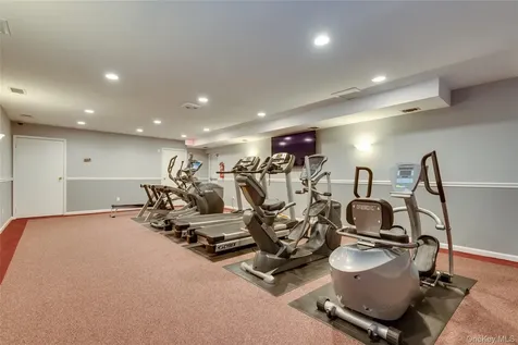 37 Maple Run Drive Jericho NY 11753