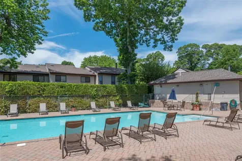 37 Maple Run Drive Jericho NY 11753
