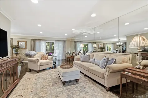 37 Maple Run Drive Jericho NY 11753