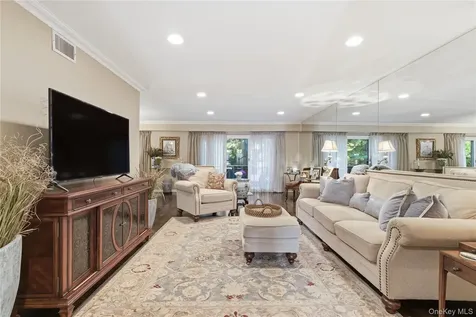 37 Maple Run Drive Jericho NY 11753