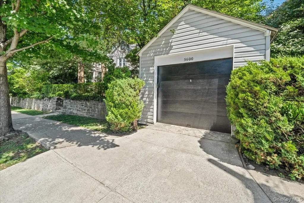 5600 Mosholu Avenue Bronx NY 10471