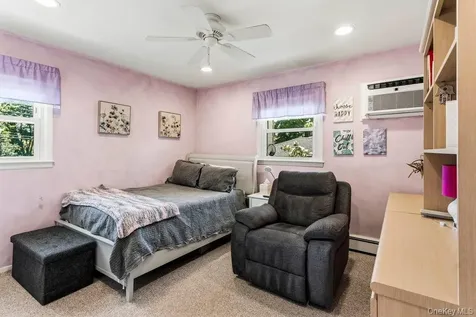 22 Theodore Drive Plainview NY 11803