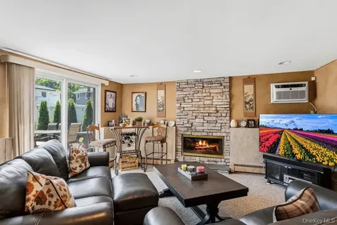22 Theodore Drive Plainview NY 11803