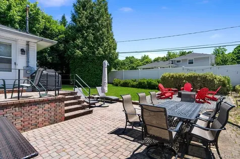 22 Theodore Drive Plainview NY 11803