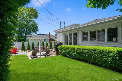 22 Theodore Drive Plainview NY 11803