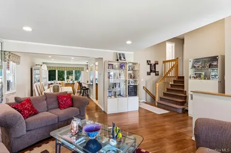 22 Theodore Drive Plainview NY 11803