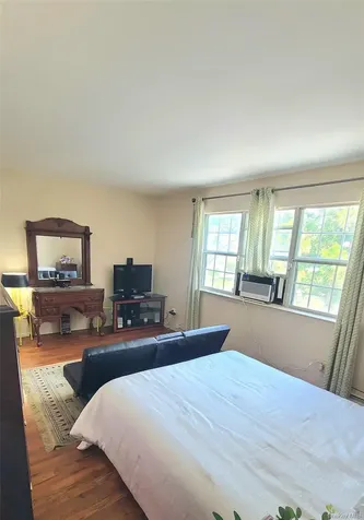 288 Frederick Avenue South Floral Park NY 11001