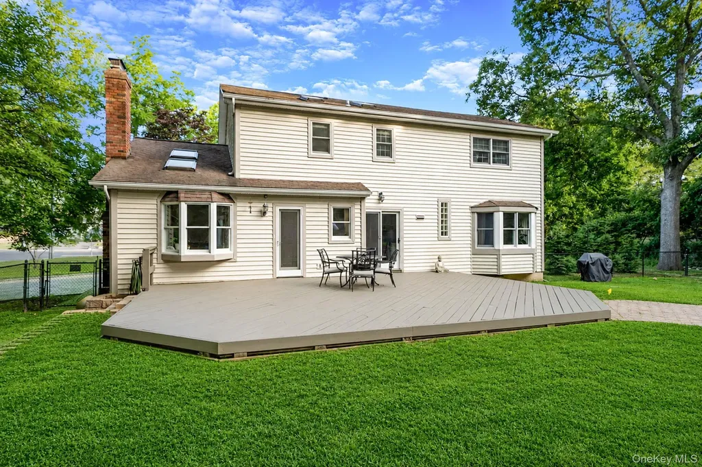 93 N Country Road Shoreham NY 11786