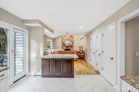 93 N Country Road Shoreham NY 11786