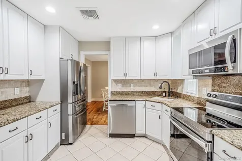 93 N Country Road Shoreham NY 11786