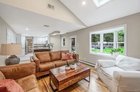 93 N Country Road Shoreham NY 11786