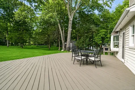 93 N Country Road Shoreham NY 11786