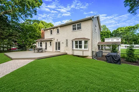 93 N Country Road Shoreham NY 11786