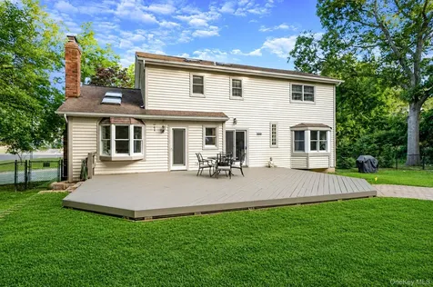 93 N Country Road Shoreham NY 11786